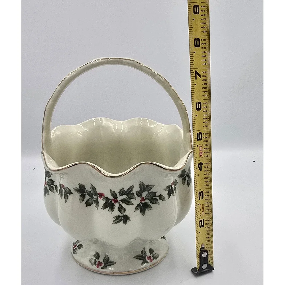 Living Quarters Christmas Holly‎ Berry Ceramic Footed Basket Candy Dish Flowers